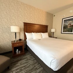 Drury Inn & Suites St. Louis Brentwood - King room