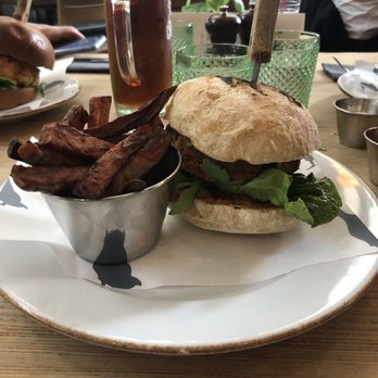 Natural Kitchen - Vegan burger with sweet potato fries - British Near Me - London, XGL