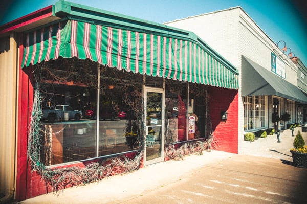 NANA S ATTIC Updated July 2025 115 Railroad St SW Hartselle