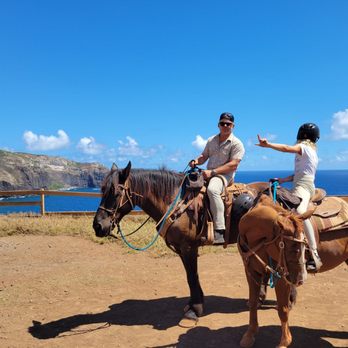 Circle M Ranch - When the horse looks back, you follow - Horseback Riding Near Me - Wailuku, Hawaii Circle M Ranch - When the horse looks back, you follow - Horseback Riding Near Me - Wailuku, Hawaii