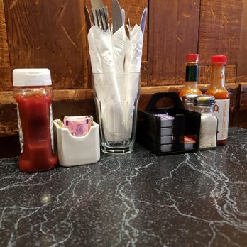Redwood Cafe - Just saying, its interesting to see how they set things up. - American Near Me - Cotati, California