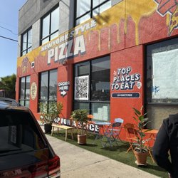 Esco's New York Style Pizza - Outside