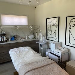 Tracy Hudson Skin Care - Treatment room.