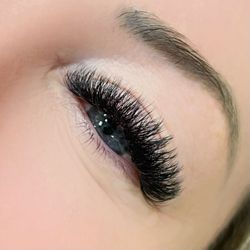 Tipsy Naples - Volume eyelashes extensions
