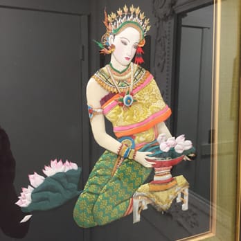 Araya's Place - Thai Near Me - Bellevue, Washington