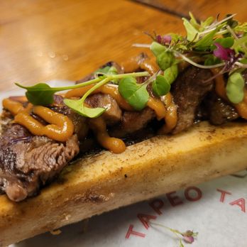 Tapeo - Meloso de Ternera con Tuetano Asado  [Veal Cheek with Roasted Marrow] - Tapas Bars Near Me - Barcelona, B