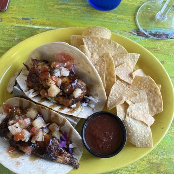Shaggy's Gulfport Beach - Mahi Tacos - Bars Near Me - Gulfport, Mississippi