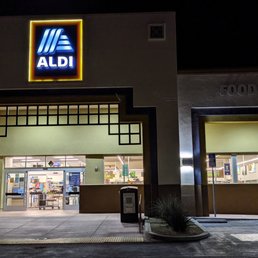 Exterior photo of ALDI - Palm Desert, California Exterior photo of ALDI - Palm Desert, California