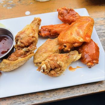The Firkin Pub & Grill - Buffalo chicken wings - small order - American Near Me - Long Beach, California