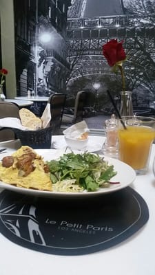 Le Petit Paris by null