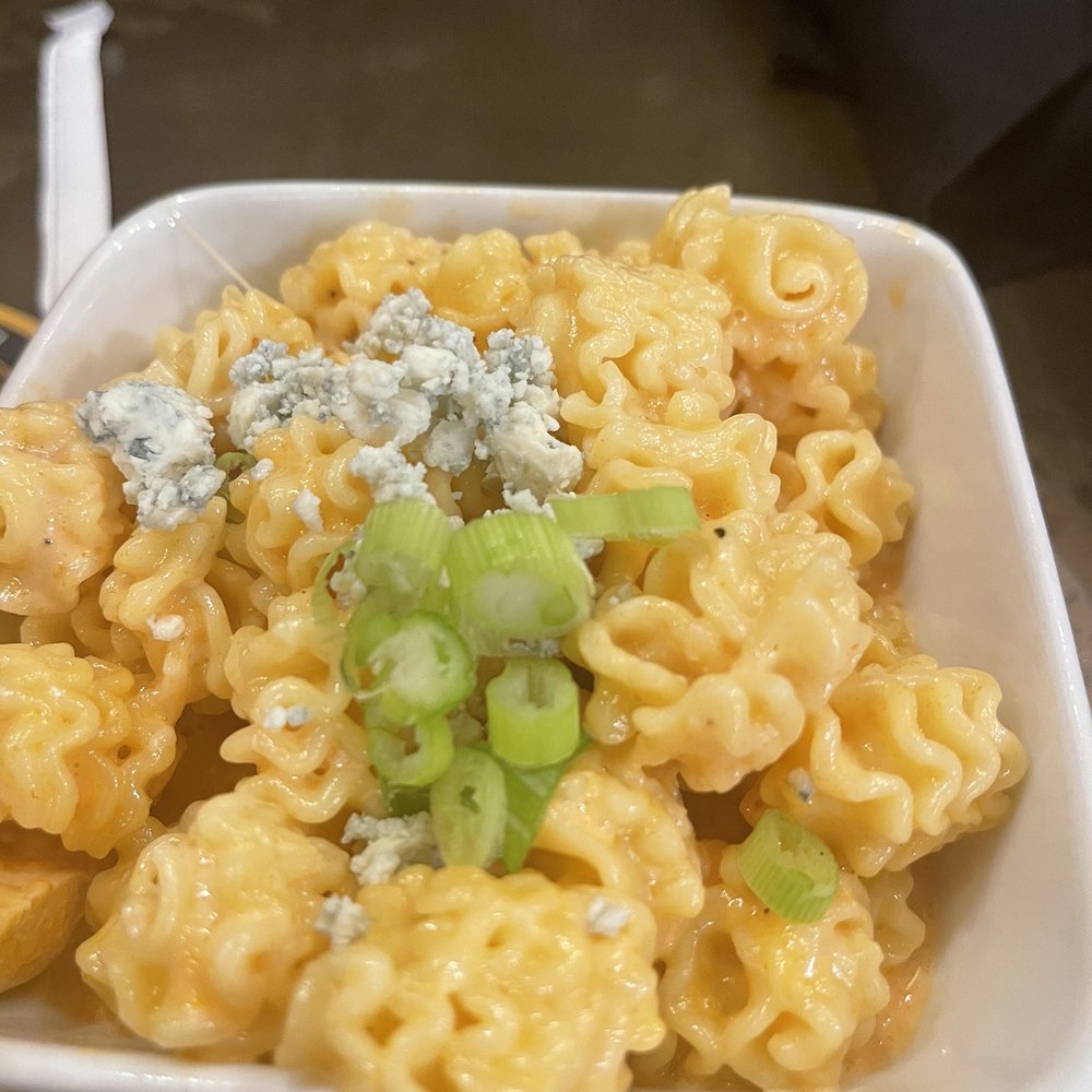 Radius Brewing Company - Buffalo Chicken Mac! Half portion and great! - Breweries Near Me - Emporia, Kansas Radius Brewing Company - Buffalo Chicken Mac! Half portion and great! - Breweries Near Me - Emporia, Kansas