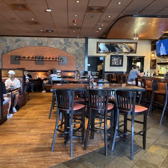 LongHorn Steakhouse - Dining by the bar. - Steakhouses Near Me - Des Plaines, Illinois LongHorn Steakhouse - Dining by the bar. - Steakhouses Near Me - Des Plaines, Illinois