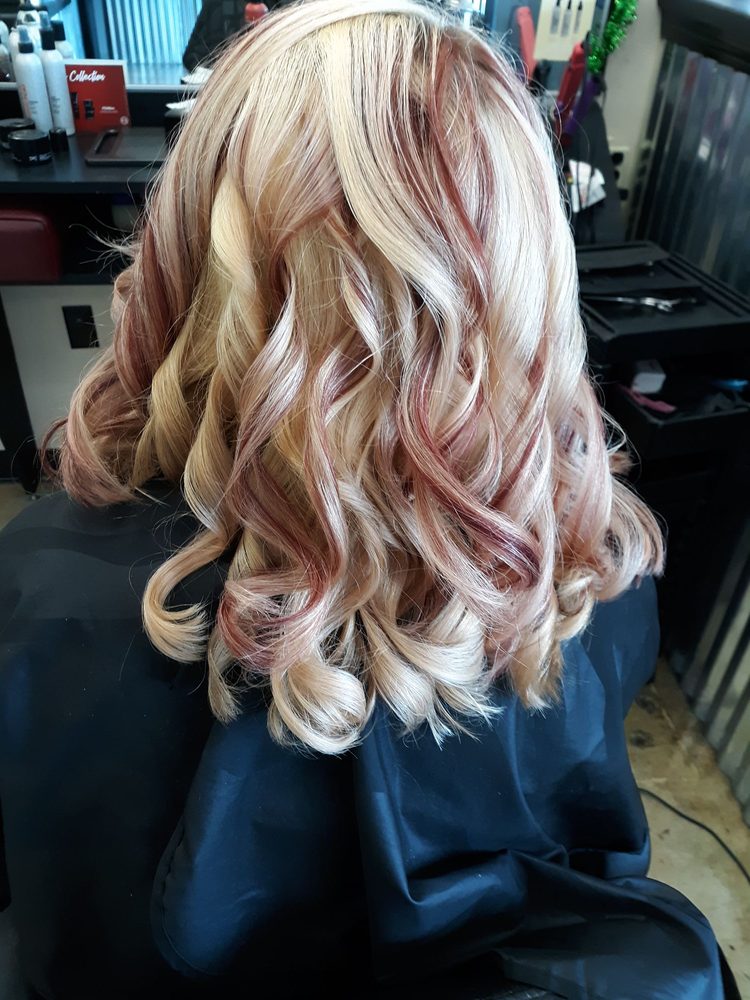 JESSICA’S SHEAR CREATIONS 726B Lafayette Rd, Red Boiling Springs