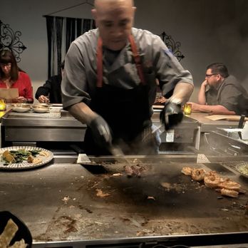 Descanso - Working the plancha like a master - Mexican Near Me - Costa Mesa, California Descanso - Working the plancha like a master - Mexican Near Me - Costa Mesa, California