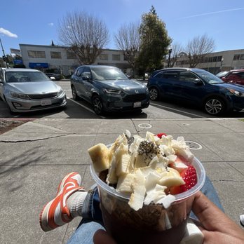 Main Squeeze - Oasis Bowl - Juice Bars & Smoothies Near Me - Oakland, California