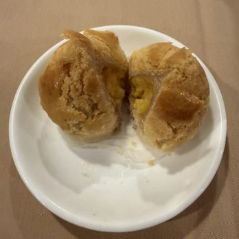 Lei Garden - Complimentary pineapple bun with custard filling - Dim Sum Near Me - Cupertino, California Lei Garden - Complimentary pineapple bun with custard filling - Dim Sum Near Me - Cupertino, California