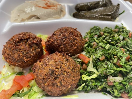 Hanna’s Middle Eastern Restaurant & Market by null