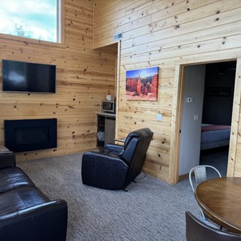 Bryce Canyon Inn - LR - Hotels Near Me - Tropic, Utah Bryce Canyon Inn - LR - Hotels Near Me - Tropic, Utah