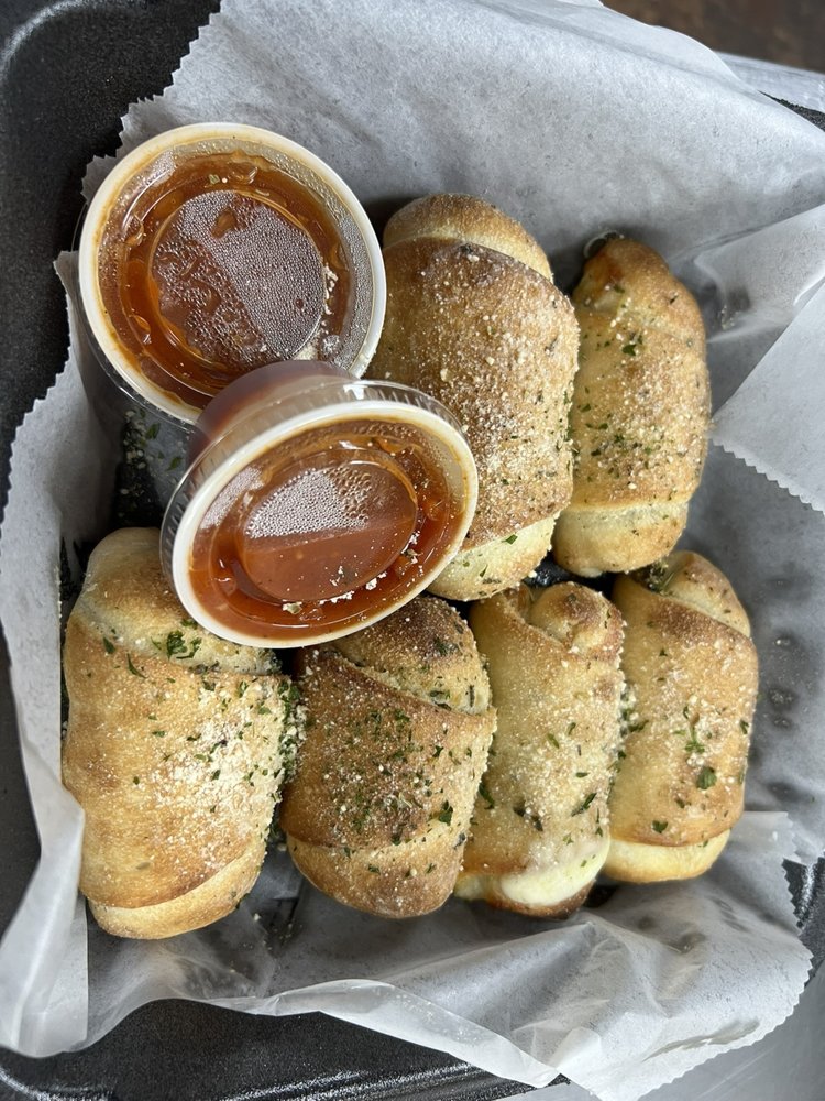 CAPO’S PIZZERIA UNIVERSAL CITY 2801 Pat Booker Rd, Universal City