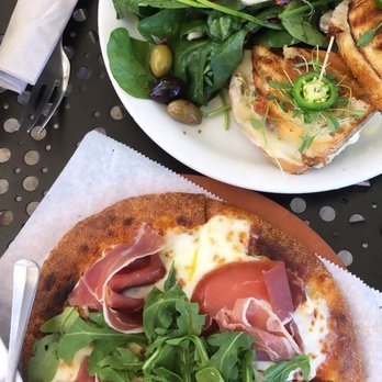 Urth Caffe - Coffee & Tea Near Me - Laguna Beach, California