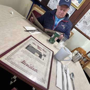 Right Spot - Diners Near Me - Pawtucket, Rhode Island