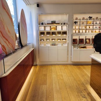 Pierre Marcolini Chocolatier - Ice Cream & Frozen Yogurt Near Me - Brussels, BRU Pierre Marcolini Chocolatier - Ice Cream & Frozen Yogurt Near Me - Brussels, BRU