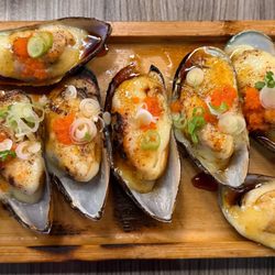 Oji Sushi & Bar - Broiled mussels