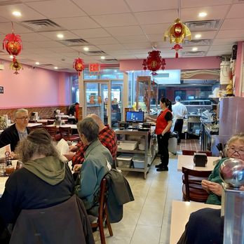 Tin Wong - They kept the same paint color and uniforms as before! - Noodles Near Me - New York, New York Tin Wong - They kept the same paint color and uniforms as before! - Noodles Near Me - New York, New York