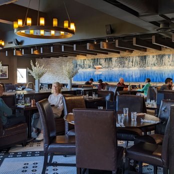 Earls Kitchen + Bar - Dining area on the second floor - Canadian (New) Near Me - Banff, Alberta Earls Kitchen + Bar - Dining area on the second floor - Canadian (New) Near Me - Banff, Alberta