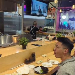Karai Hand Roll Bar & Ramen - Interior