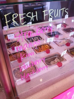 Bon Bon Berry Acai Bowl & Frozen Yogurt by null