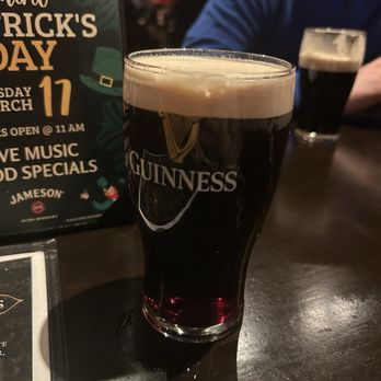 The Lansdowne Pub - Guinness - Irish Near Me - Uncasville, Connecticut