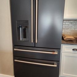 Gonzalez Appliances - Here is the refrigerator I got! Very nice.