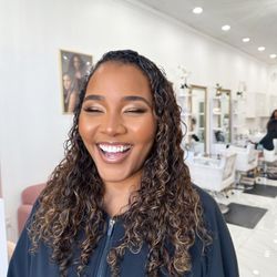 Extended Beauty Bar - Curly install + glam!