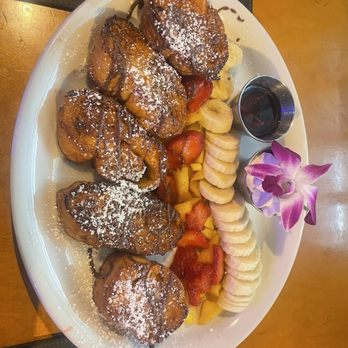 Cafecito de la Crepe - French toast had a great capirotada style taste - French Near Me - Los Angeles, California