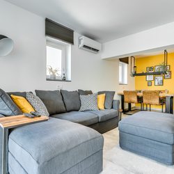 Guesthouse At Home - Two-bedroom apartment. Livingroom.