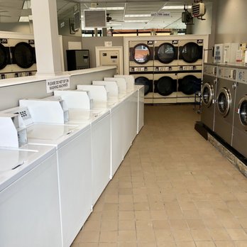Waverly Avenue Laundry Center - Lots of machines! - Laundromat Near Me - Watertown, Massachusetts Waverly Avenue Laundry Center - Lots of machines! - Laundromat Near Me - Watertown, Massachusetts