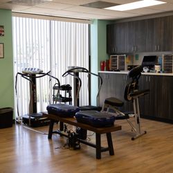 AFC Physical Medicine & Chiropractic - Phoenix - PT Bay