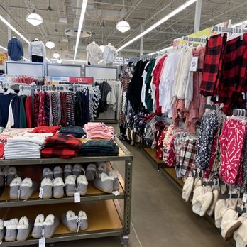 Old Navy - Men's Clothing Near Me - Flagstaff, Arizona