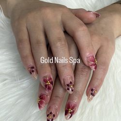 Gold Nails & Spa