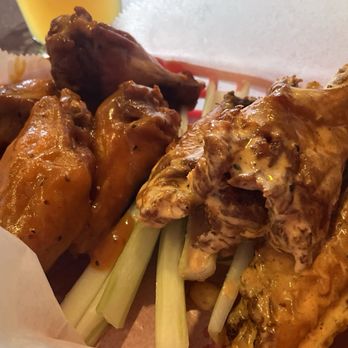 DD Peckers - Hot Gold, Hot Ranch bone in wings - Burgers Near Me - Charlotte, North Carolina