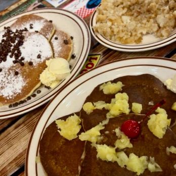 LOG CABIN PANCAKE HOUSE OF GATLINBURG - Updated March 2026 - 715 Photos ...