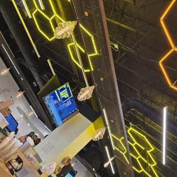 Beeliner Diner - Neon light honeycomb on the ceiling - Breakfast & Brunch Near Me - Alexandria, Virginia Beeliner Diner - Neon light honeycomb on the ceiling - Breakfast & Brunch Near Me - Alexandria, Virginia