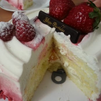 Paris Baguette - Strawberry Cake - Bakeries Near Me - Flushing, New York Paris Baguette - Strawberry Cake - Bakeries Near Me - Flushing, New York