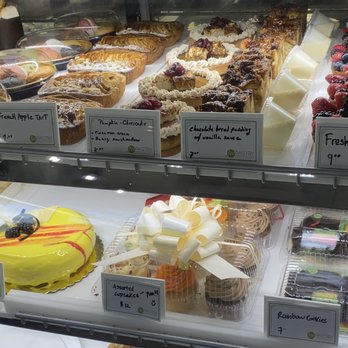 JW Pastry - Pastry case - Bakeries Near Me - Davie, Florida
