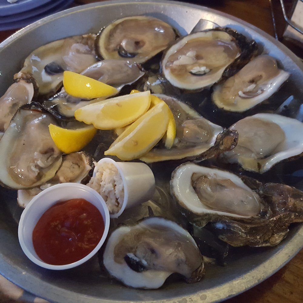 Capt Benny's - Dozen raw oysters. Very fresh! - Cajun/Creole Near Me - Stafford, Texas