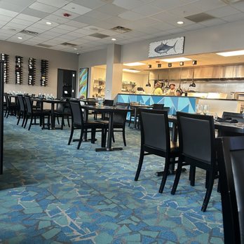 Fin & Tonic - Inside - New American Near Me - Suffolk, Virginia