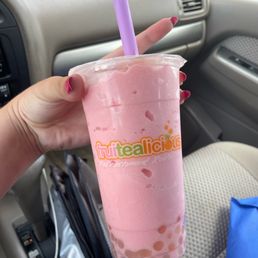 raspberry lychee yogurt smoothie with lychee popping boba raspberry lychee yogurt smoothie with lychee popping boba