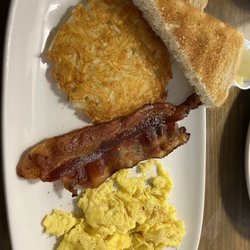 River Road Cafe - Basic Breakfast - flavorful and exactly what I wanted!