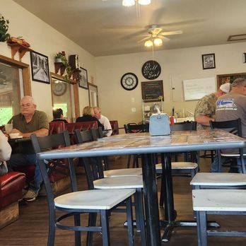 Red River Cafe - Dining room - Salad Near Me - Leslie, Arkansas Red River Cafe - Dining room - Salad Near Me - Leslie, Arkansas